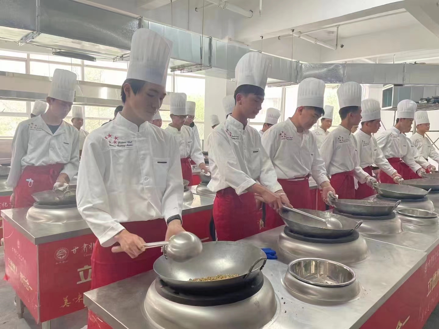 甘肃北方技工学校带你了解中西式面点是做什么的